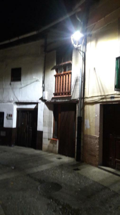 カベズエラデルバレLa Casita Del Jerteアパートメント エクステリア 写真